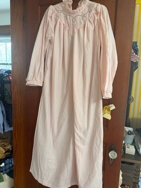 Vintage Annie Light Pink Long Nightgown with Ruffled Yoke Size Medium NWT